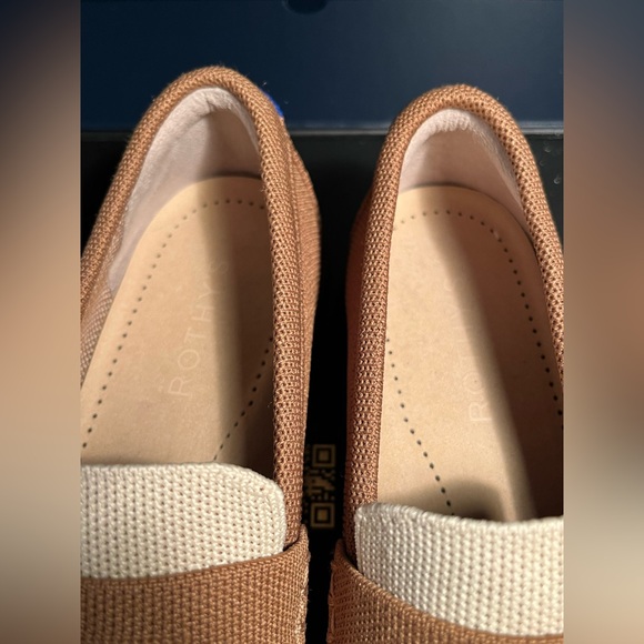 Rothy's Tan and Cream Loafers Size 7.5 - Picture 6 of 8